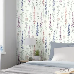 GoodHome Bifora Purple Floral Smooth Wallpaper -Trade Points goodhome bifora purple floral smooth wallpaper3663602561354 01i bq