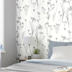 GoodHome Conyza Grey & White Floral Textured Wallpaper -Trade Points goodhome conyza grey white floral textured wallpaper3663602561392 01i bq