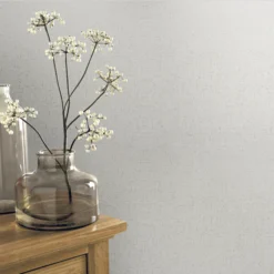 GoodHome Gazania White Glitter Effect Textured Wallpaper -Trade Points goodhome gazania white glitter effect textured wallpaper3663602560265 30i