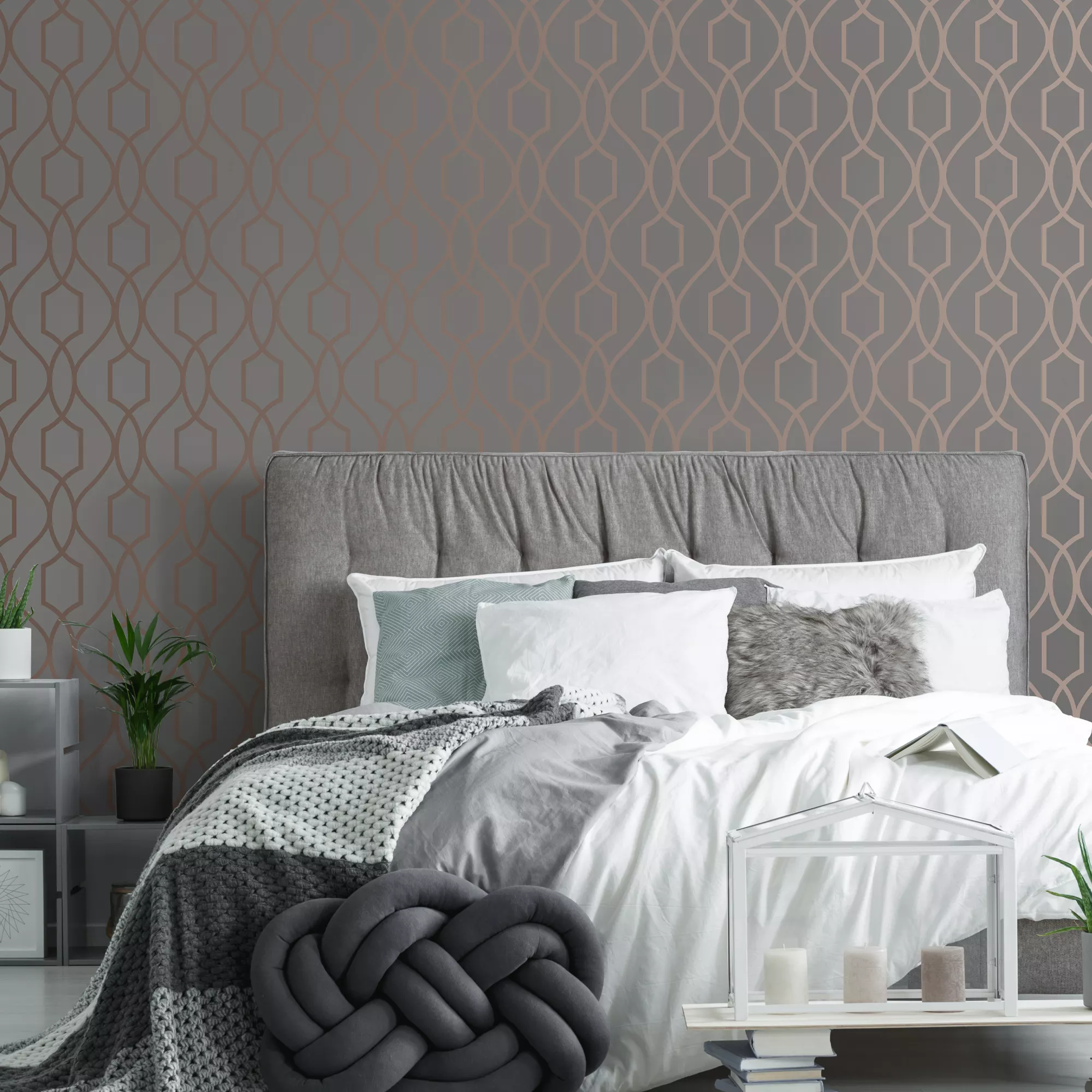 GoodHome Newland Grey Geometric Metallic Effect Smooth Wallpaper 7 GoodHome Newland Grey Geometric Metallic Effect Smooth Wallpaper - Image 5